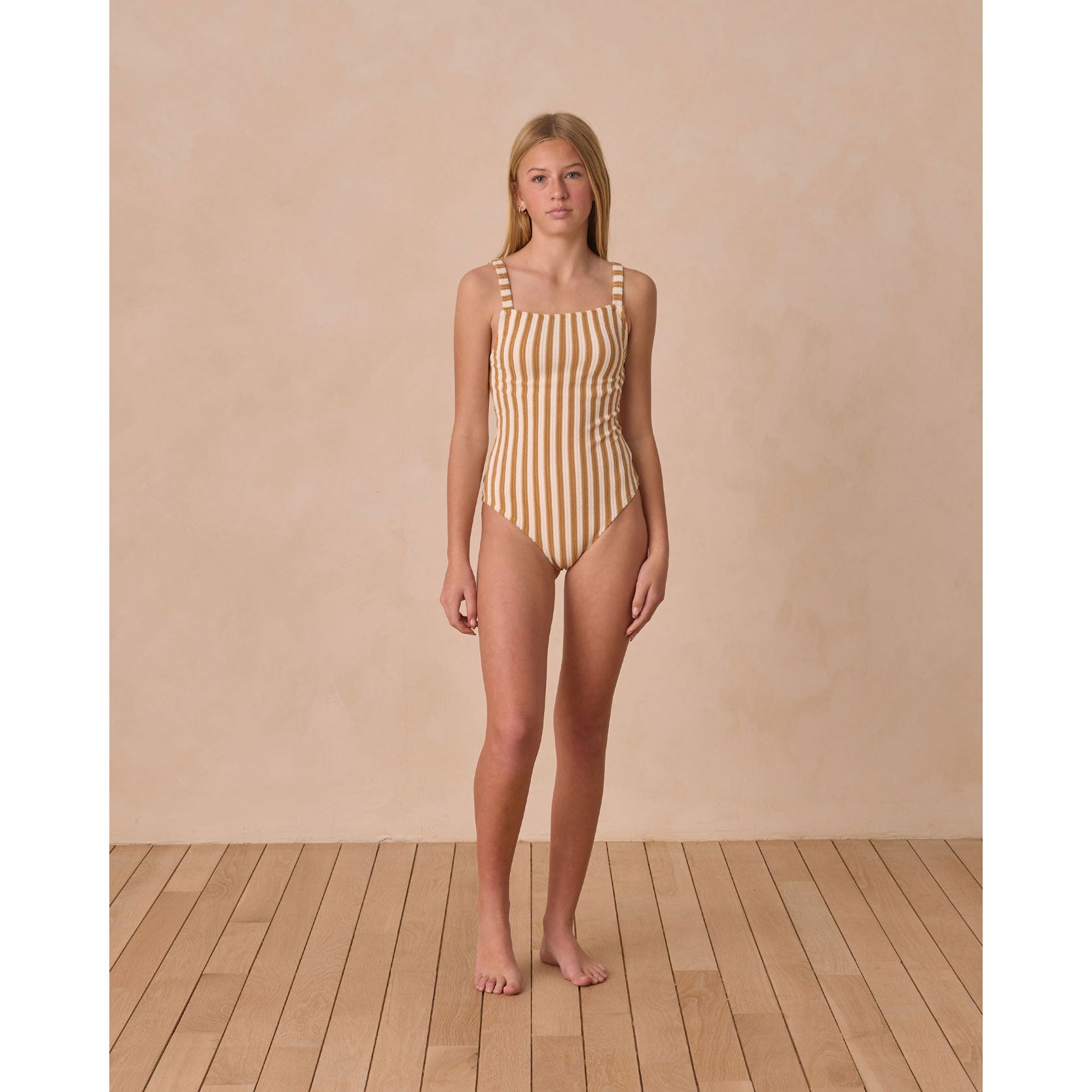 RC-SS25-TEEN-RESHOOT-WEB-51.