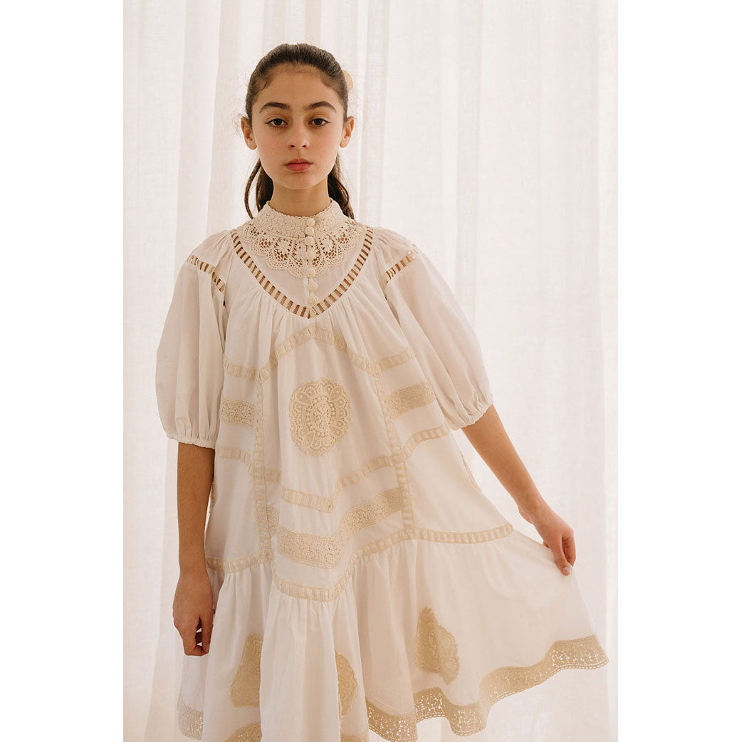 Petite Amalie  White/Natural Doily Smock Dress