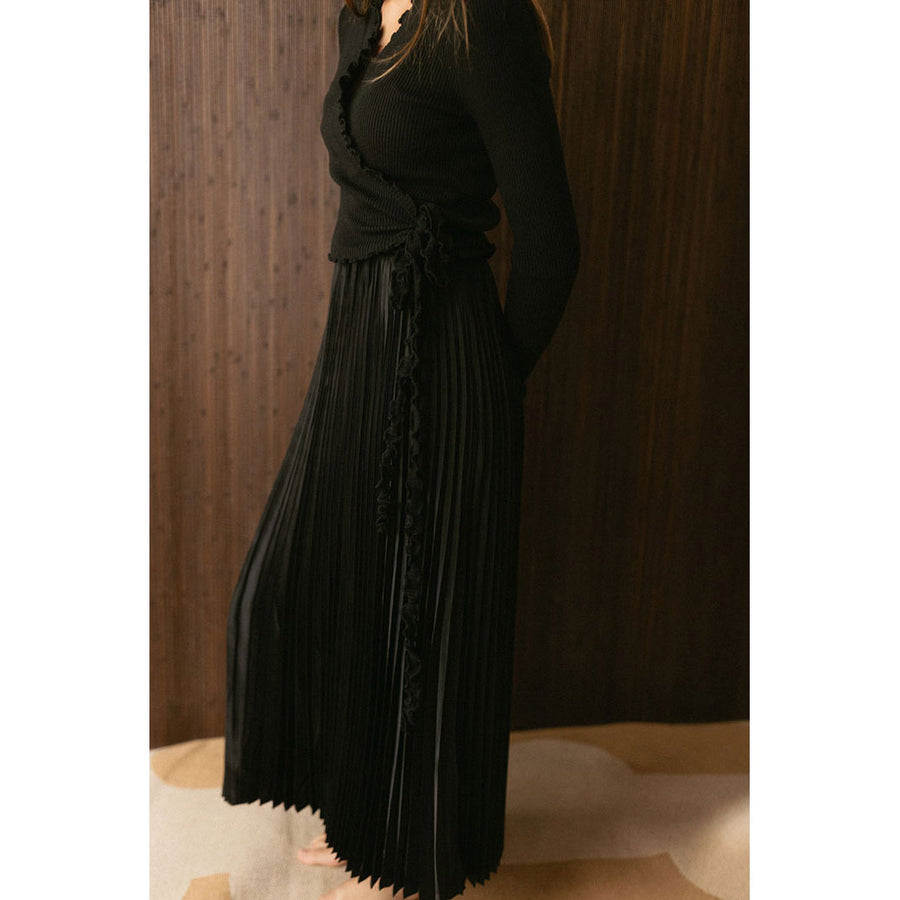 and tmrw Black Accordion Pleat Slip Dress – Ladida