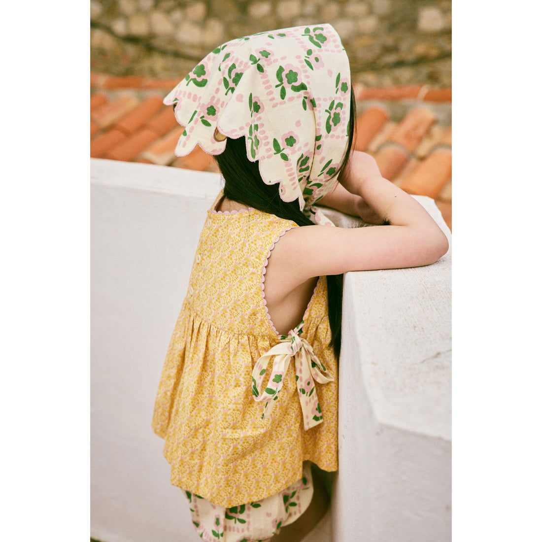 Misha and Puff String Windowbox Scallop Scarf