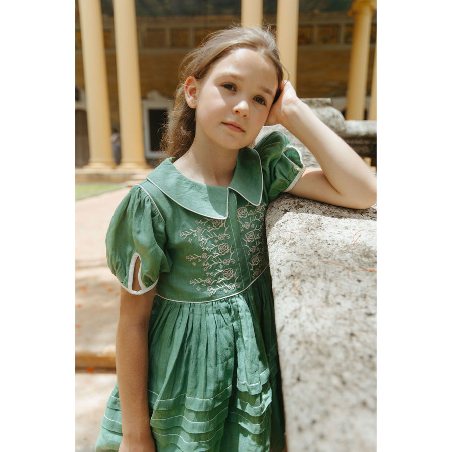 peridot green dress Lali Maragold – Ladida shopbf it features a sleeveless Black Satin Long Sleeve Size:XL 12-16