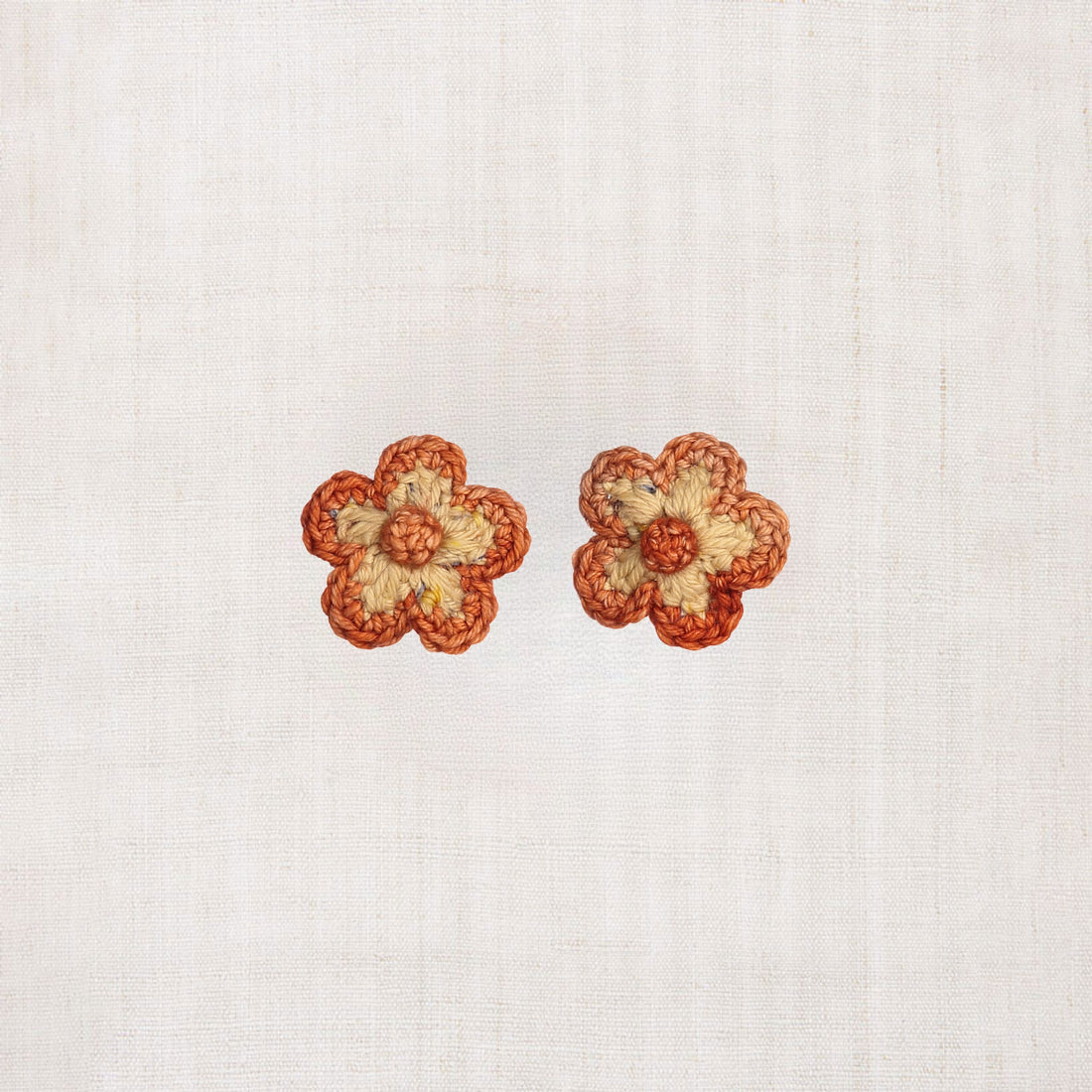 Misha and Puff Medium Flower Clip Set - Camel Confetti
