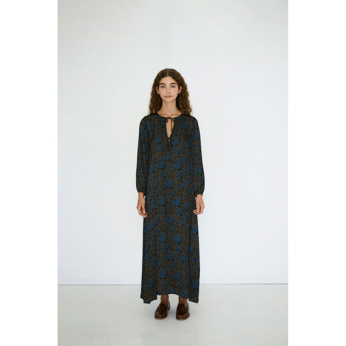 The Tiny Big Sister Dark Brown Roses Womens Midi Dress