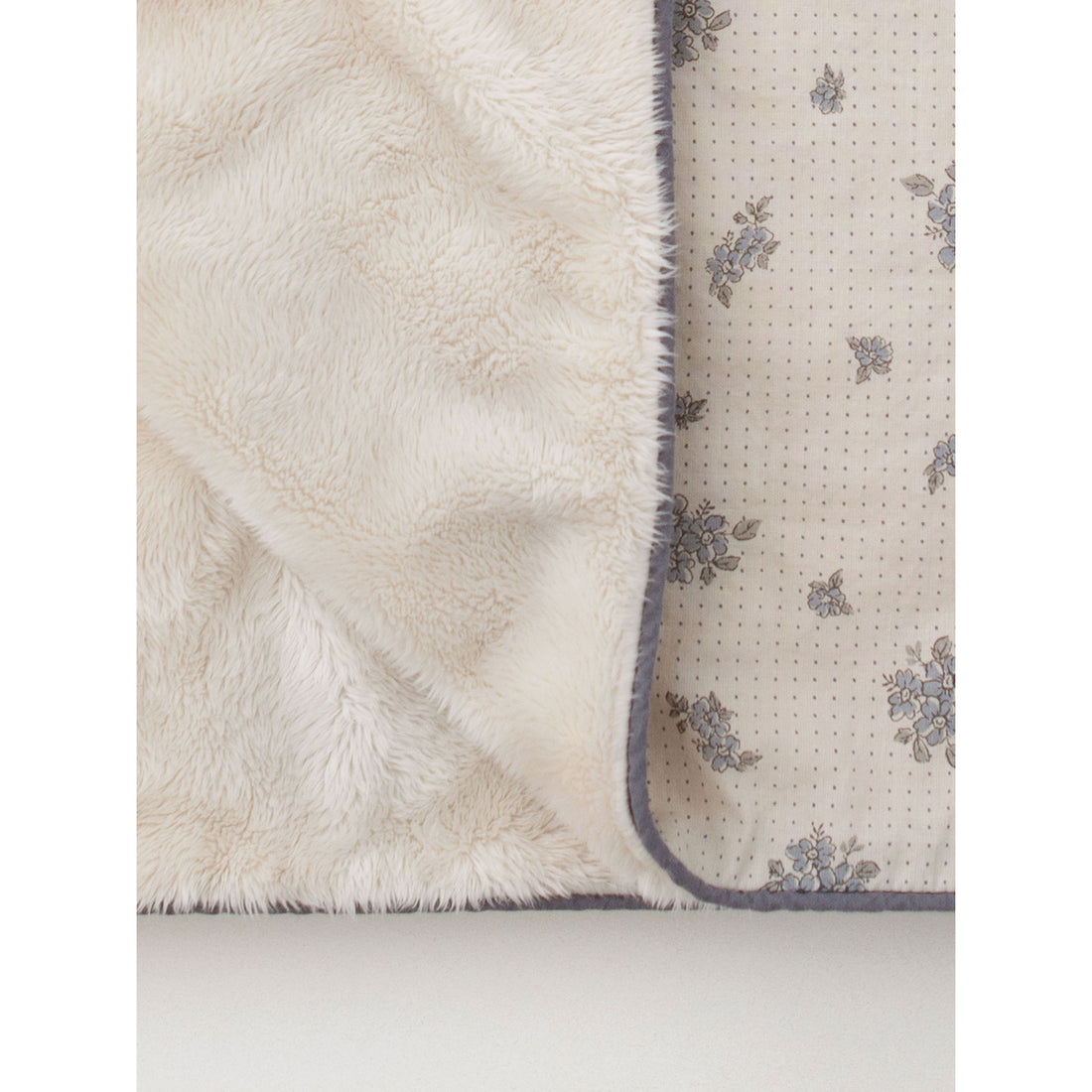Louisiella Frenells Blanket