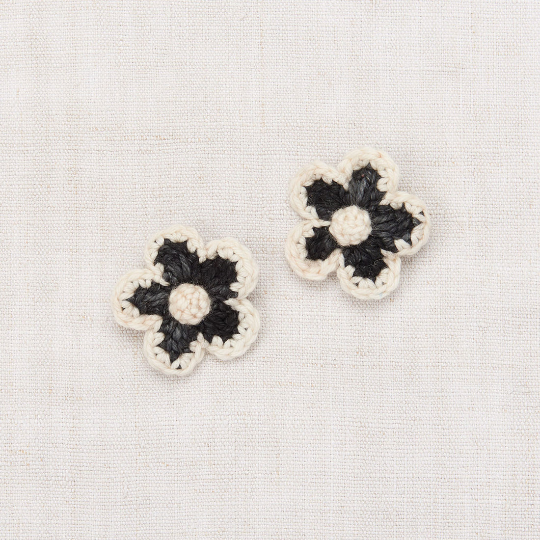 Misha and Puff Medium Flower Clip Set - Licorice