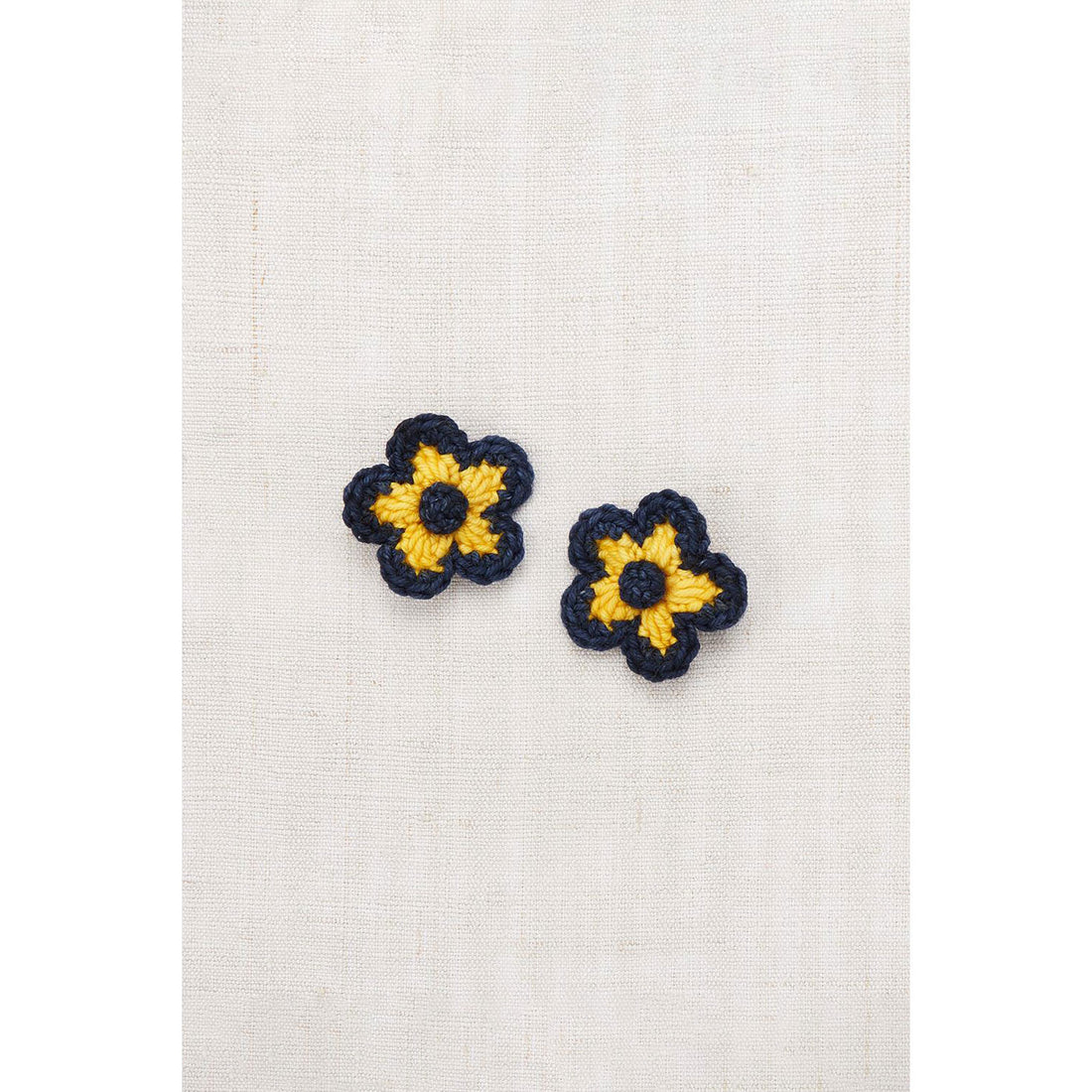 Misha and Puff Ink Medium Flower Clip Set