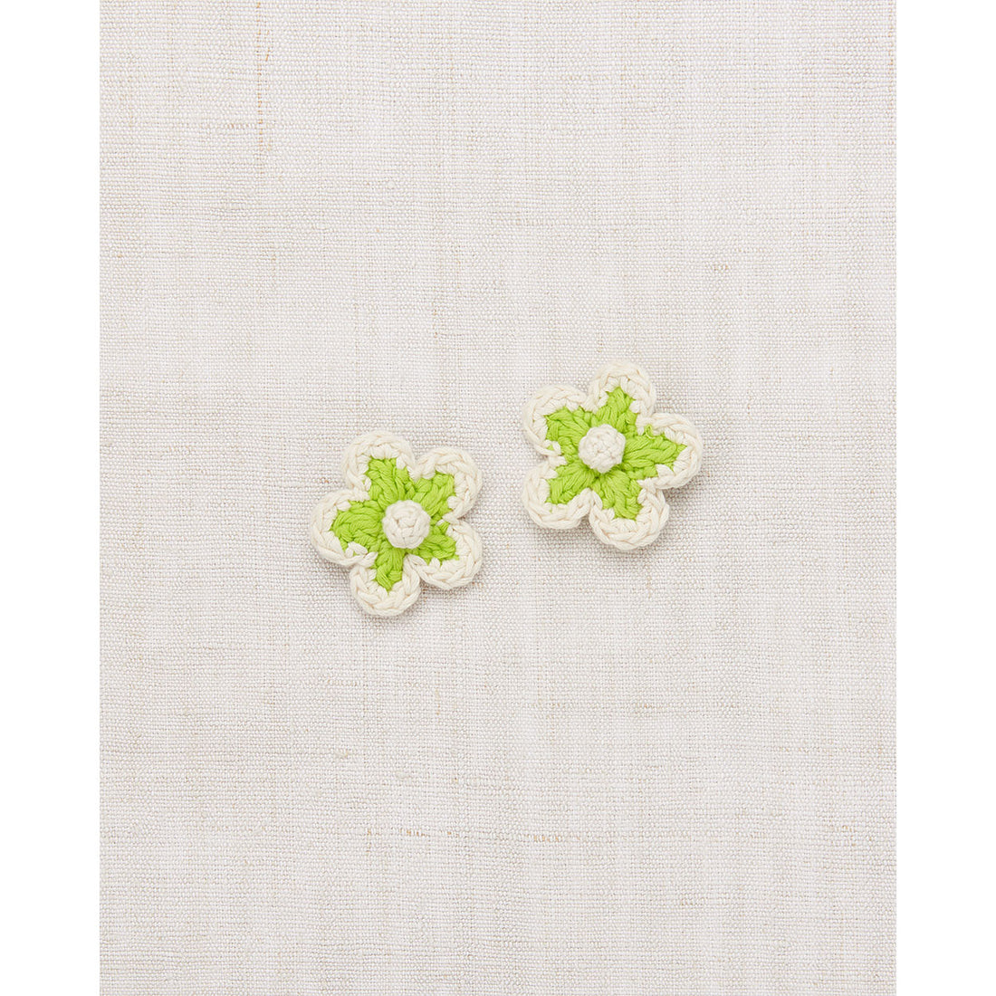 Misha and Puff Peridot Medium Flower Clip Set