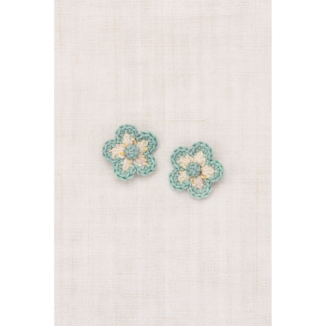 Misha and Puff Snowglobe Confetti Medium Flower Clip Set