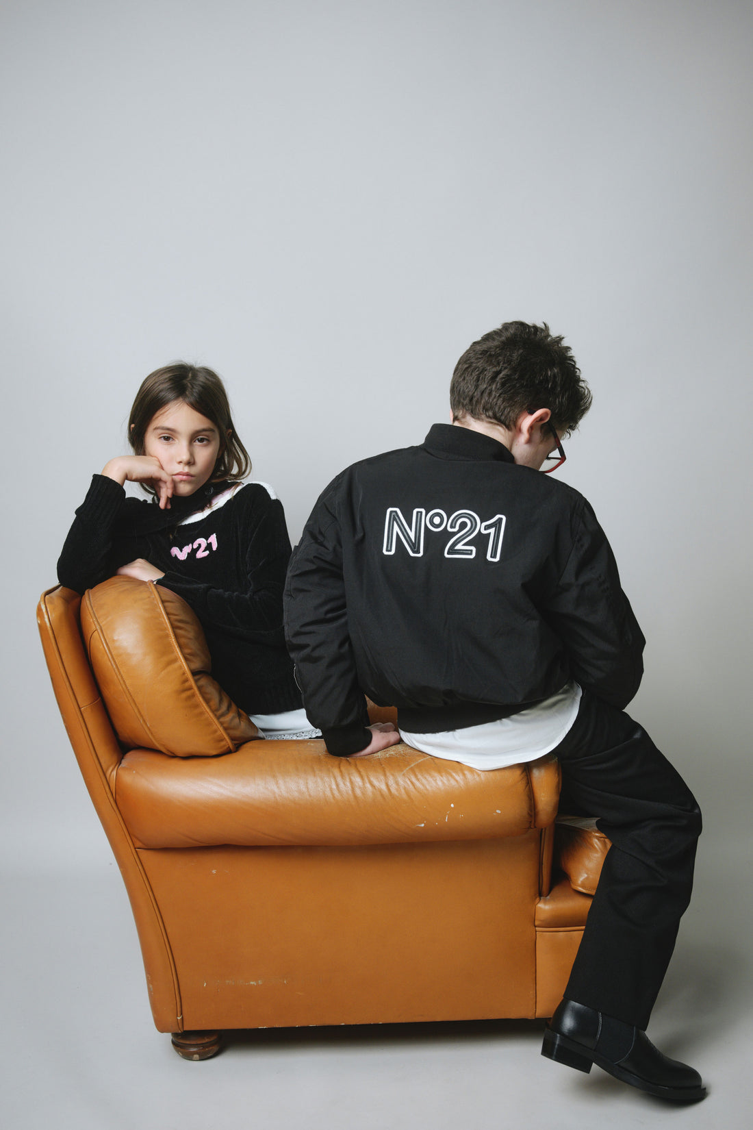 N21 Black Chenille Logo Pullover