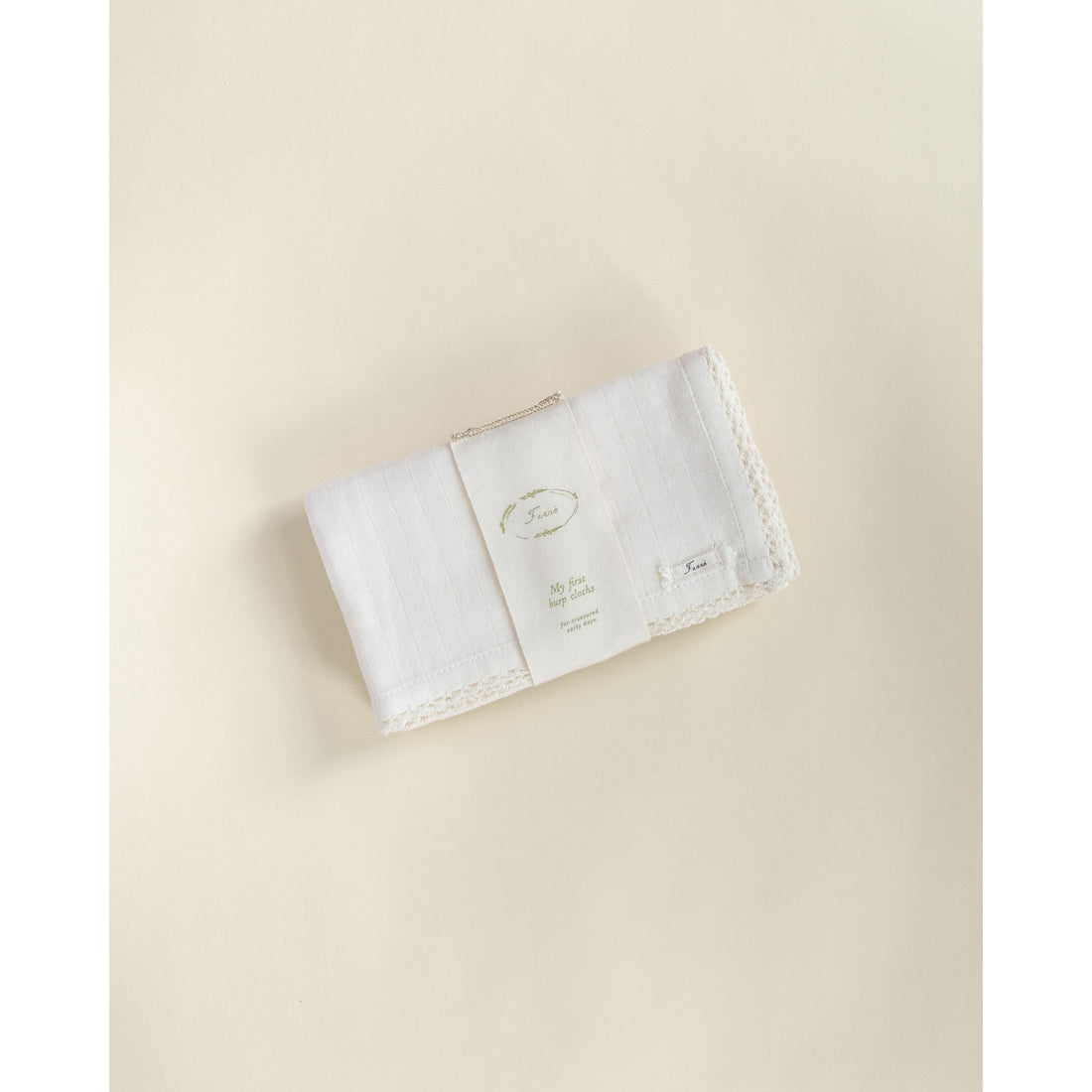 Ferne Dove White Burp cloth set of 2