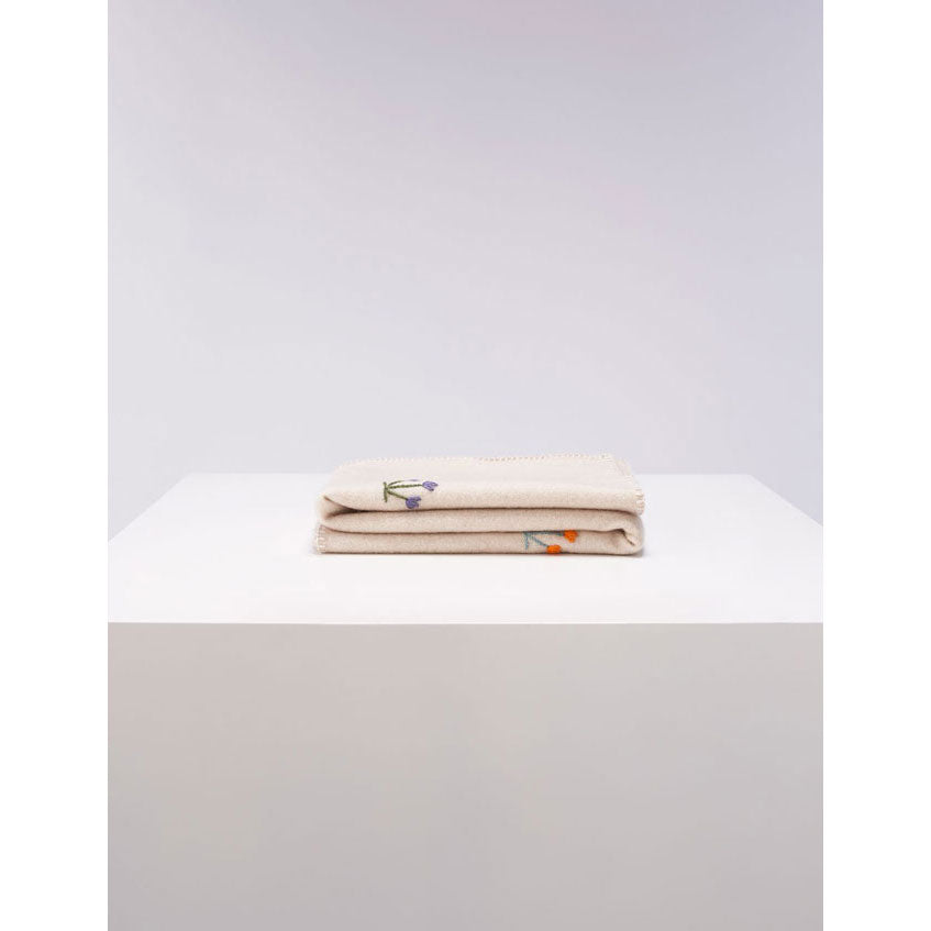 Lagomoro Ivory Embroidered Blanket