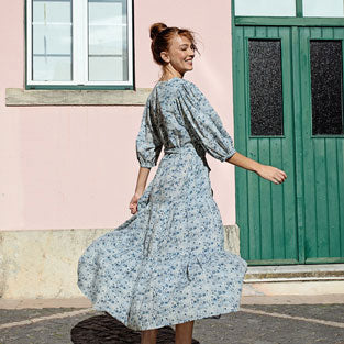 Pink Chicken Blue Verbena Floral Womens Pintuck Indira Dress