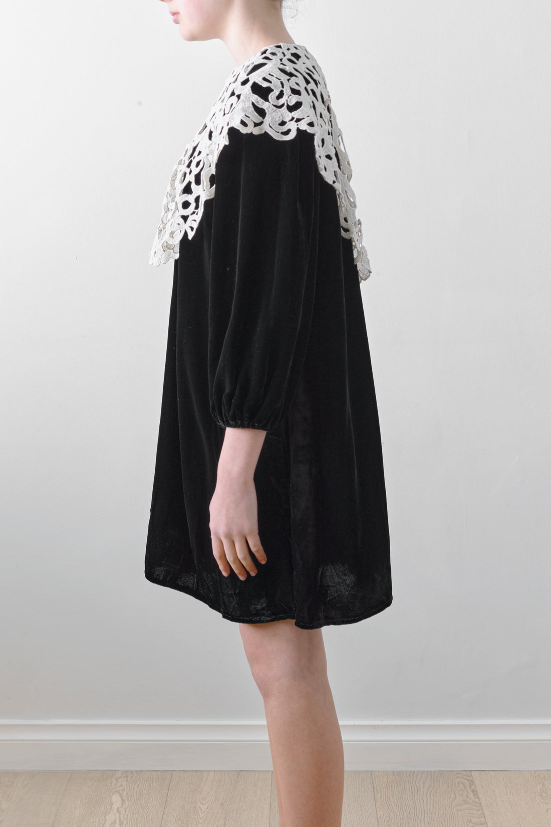 Petite Amalie Black Cut Out Collar Peta Velvet Dress