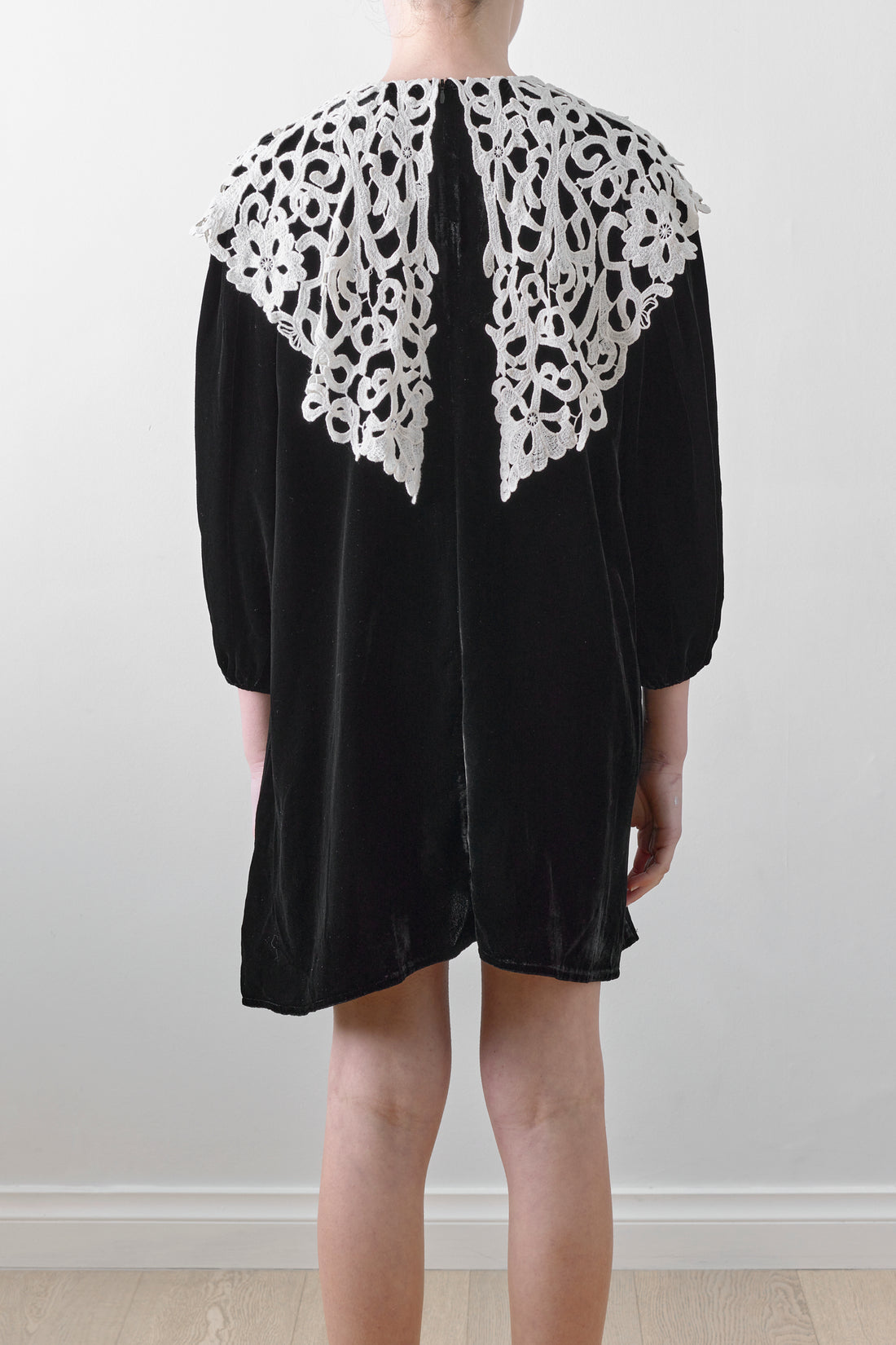 Petite Amalie Black Cut Out Collar Peta Velvet Dress