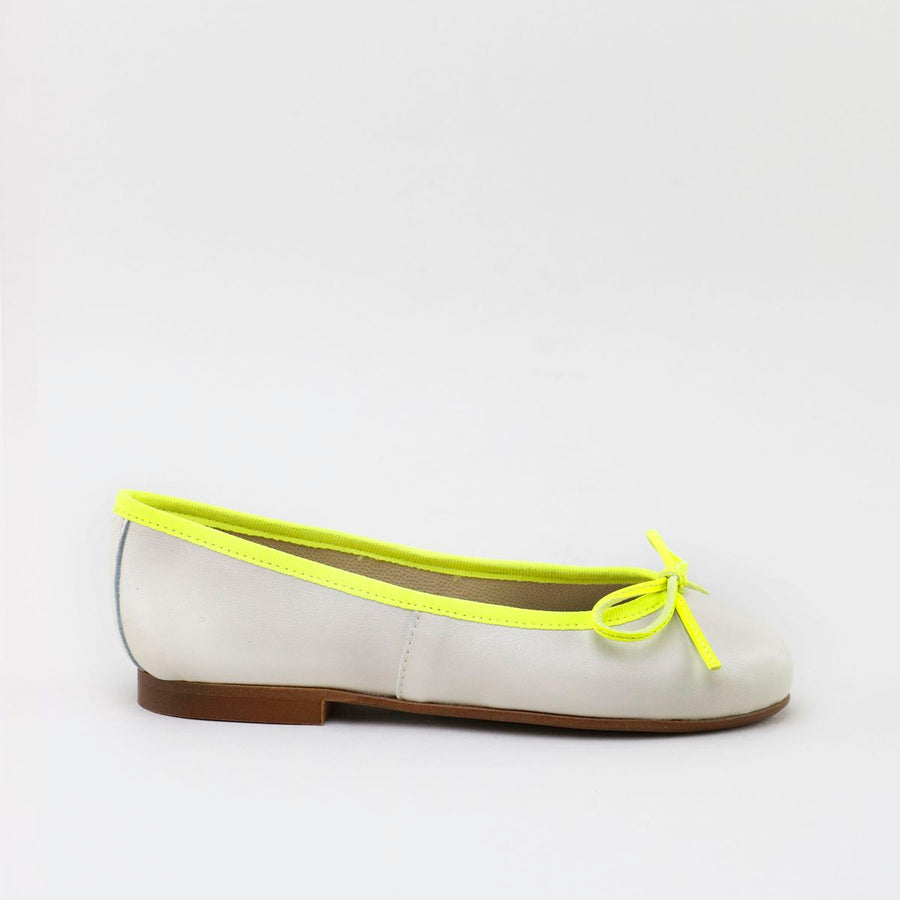 Papanatas Beige Trimmed Ballet Flats