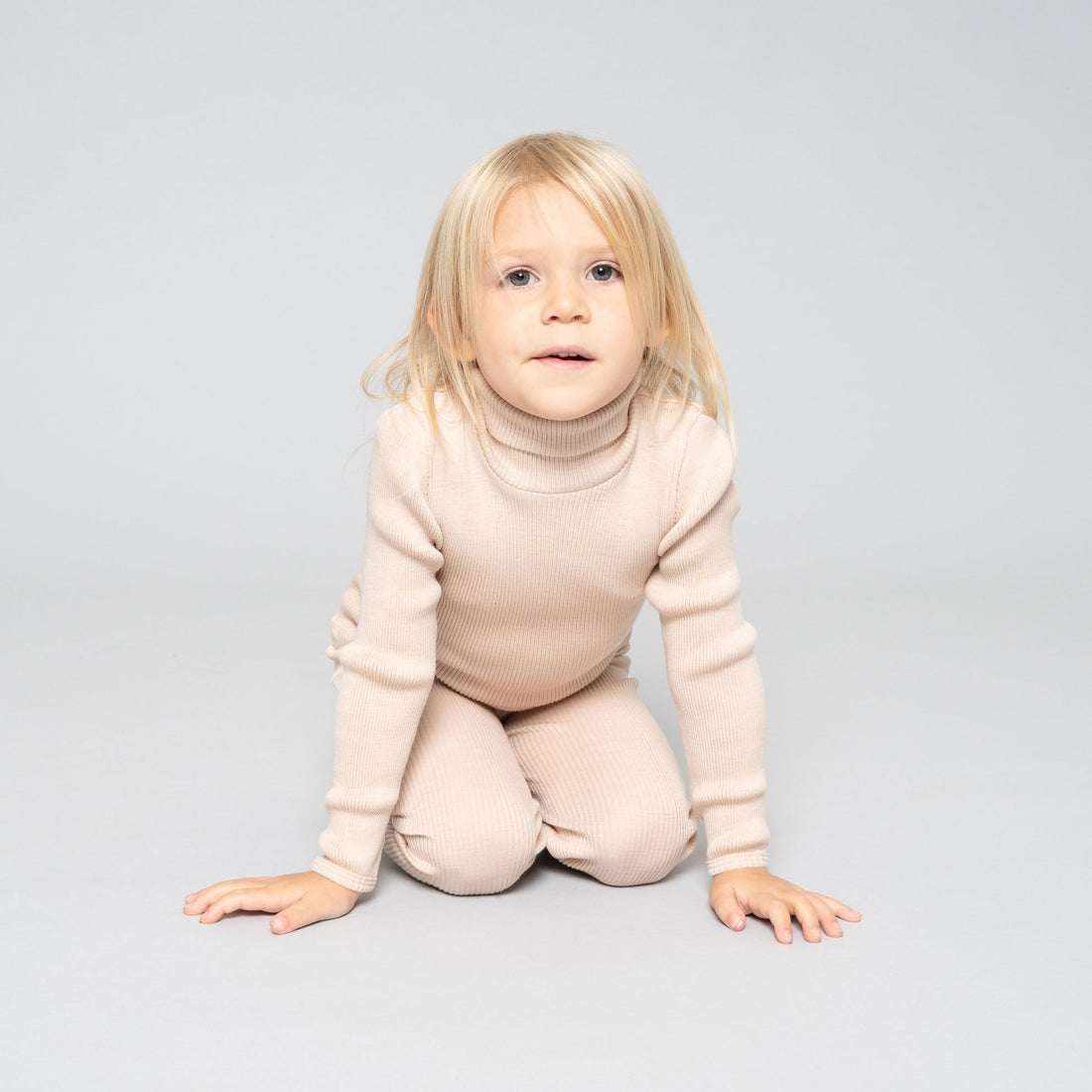 Minimalisma Sand Alf Turtleneck
