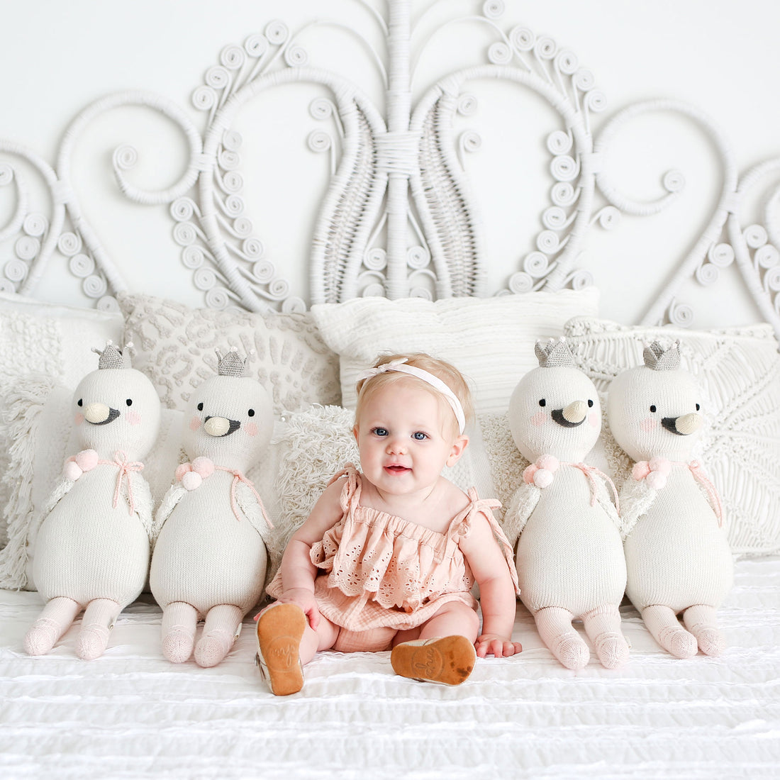 cuddle + kind Little Harlow The Swan