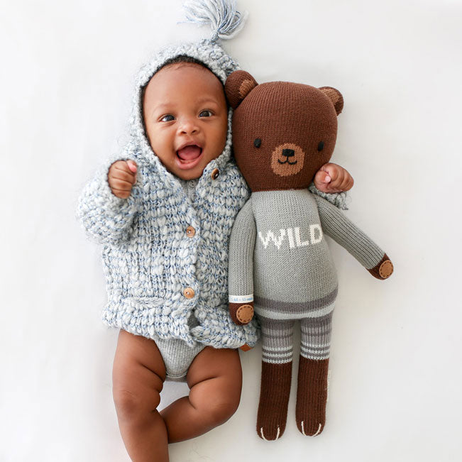 cuddle + kind Oliver The Bear