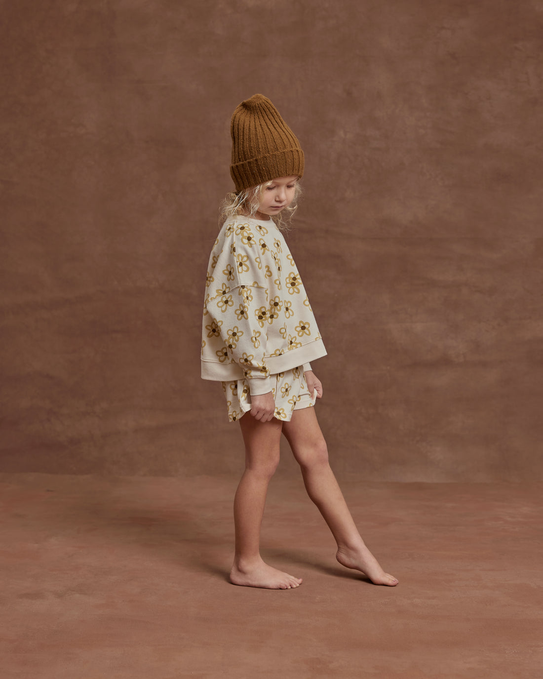 Rylee and Cru Boxy Pullover || Daisy