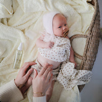 Mushie Ribbed Baby Bonnet - Ivory
