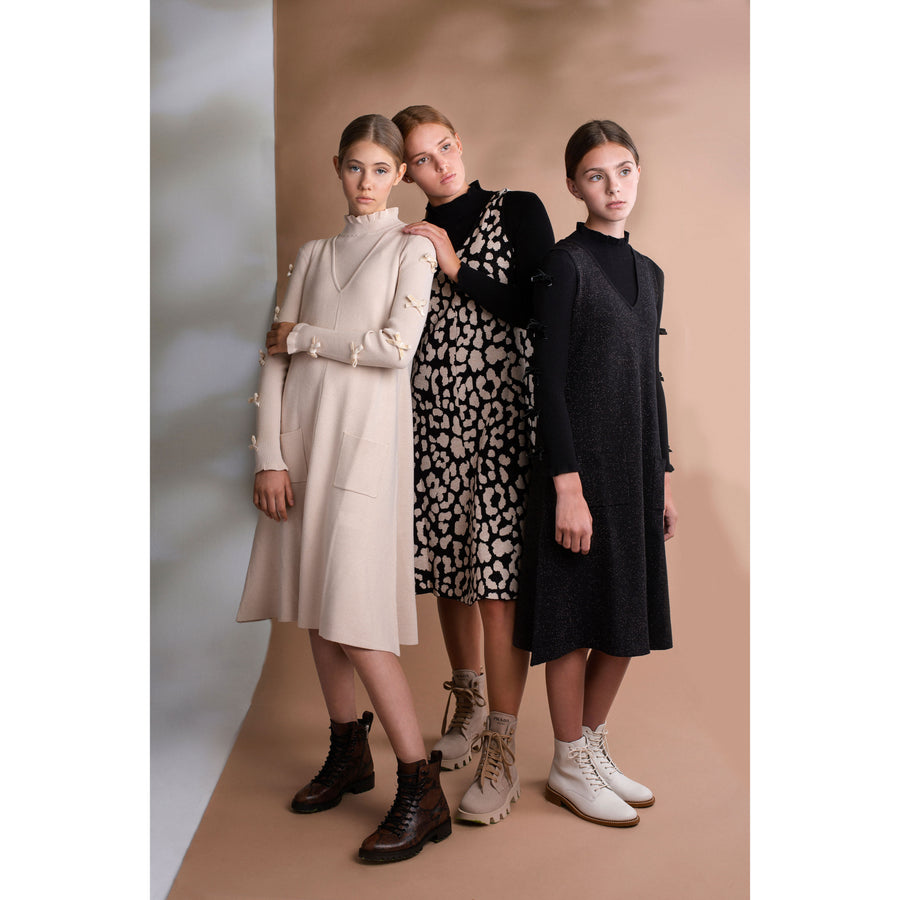 Mun Leopard Metallic V-neck Jumper