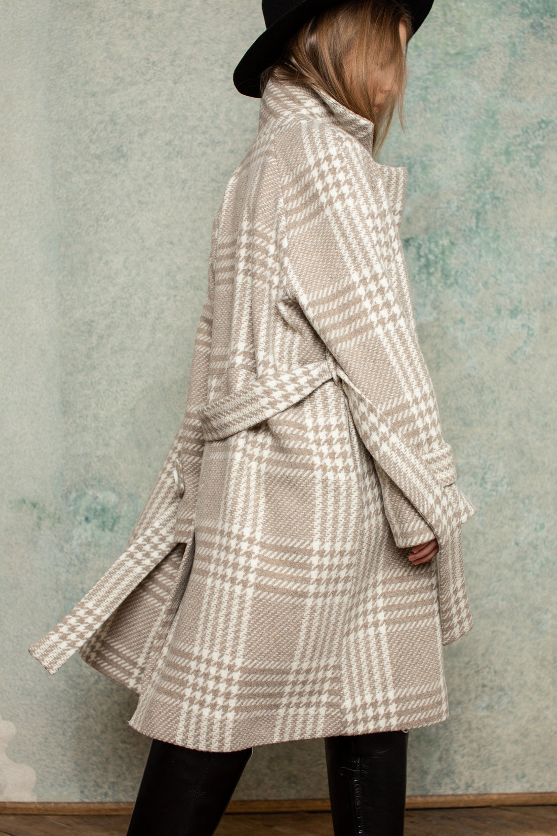 Unlabel Milk/Sand Square Sand Coat