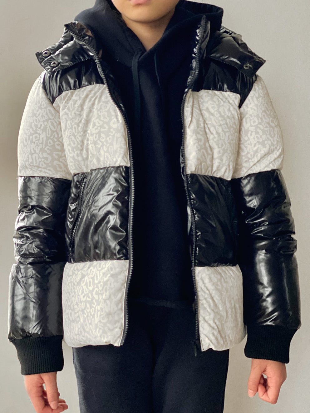 Vierra Rose Shiny Black & Snow Leopard Vida Fun Jacket