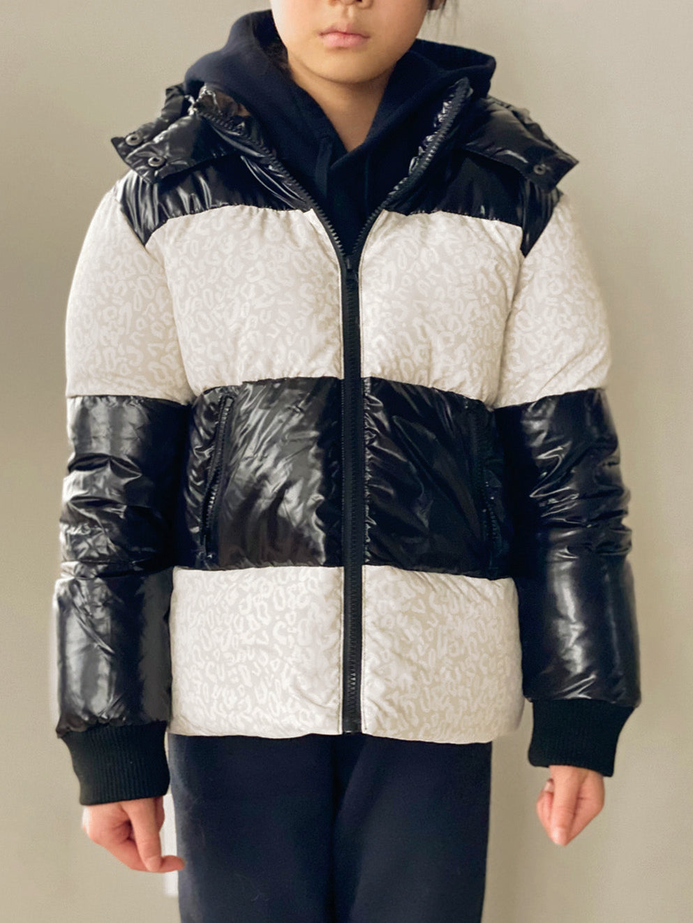 Vierra Rose Shiny Black & Snow Leopard Vida Fun Jacket