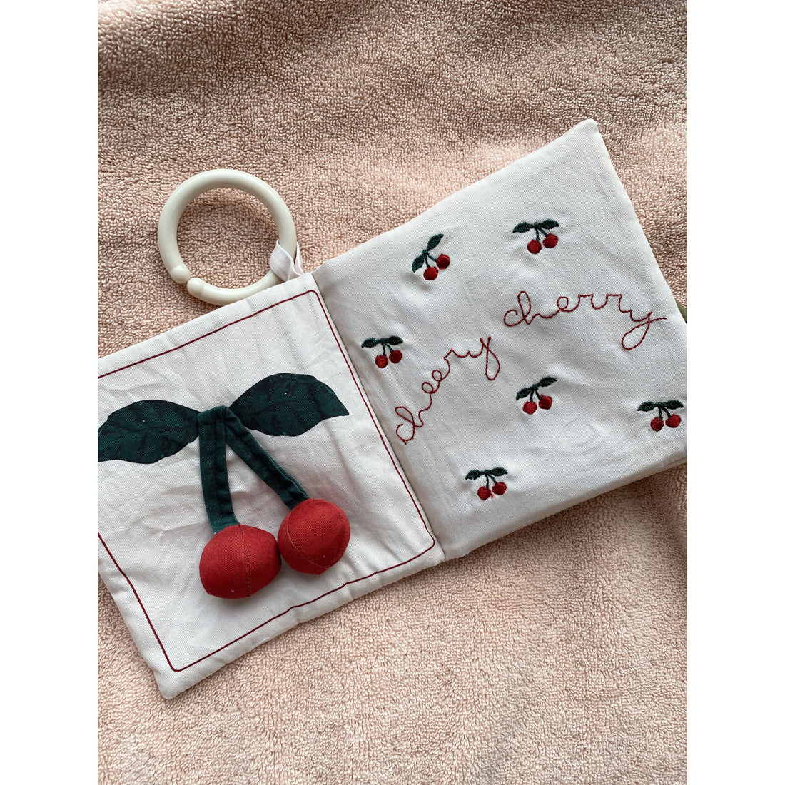 Konges Slojd Fruit Fruit Fabric Book
