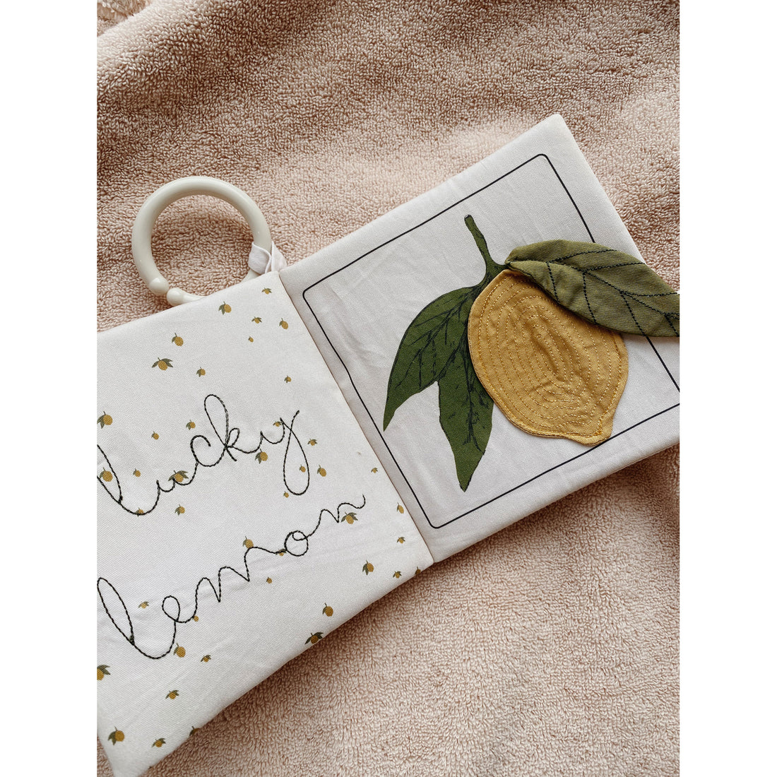 Konges Slojd Fruit Fruit Fabric Book