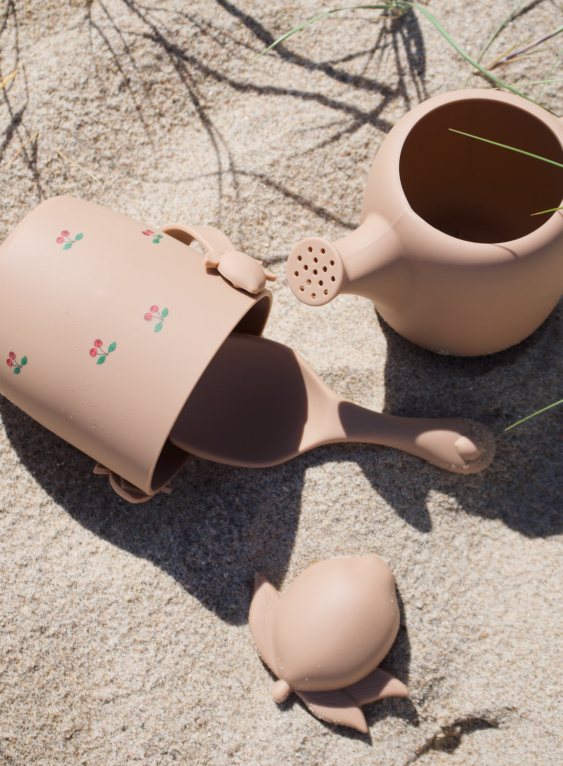 Konges Slojd Cherry Blush Silicone Beach Set