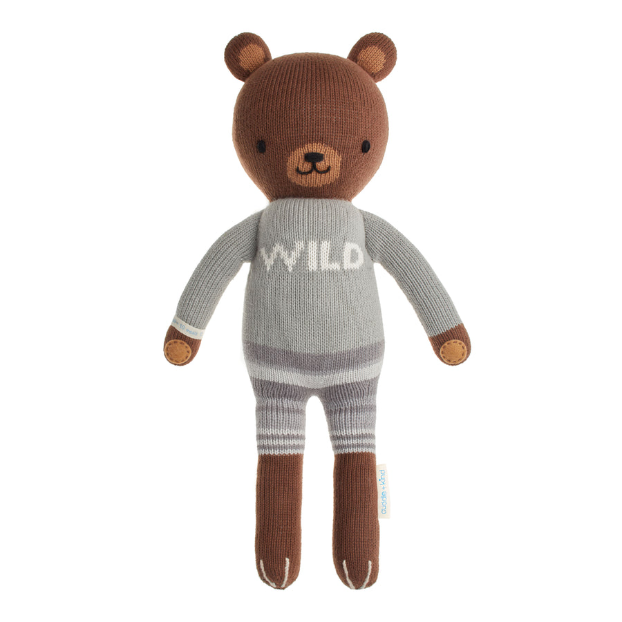 cuddle + kind Oliver The Bear