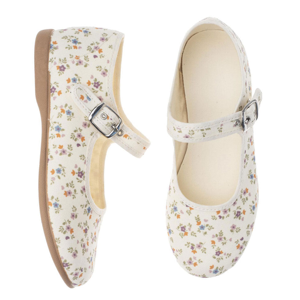 Tocoto Vintage Off-White Mary Janes Flowers