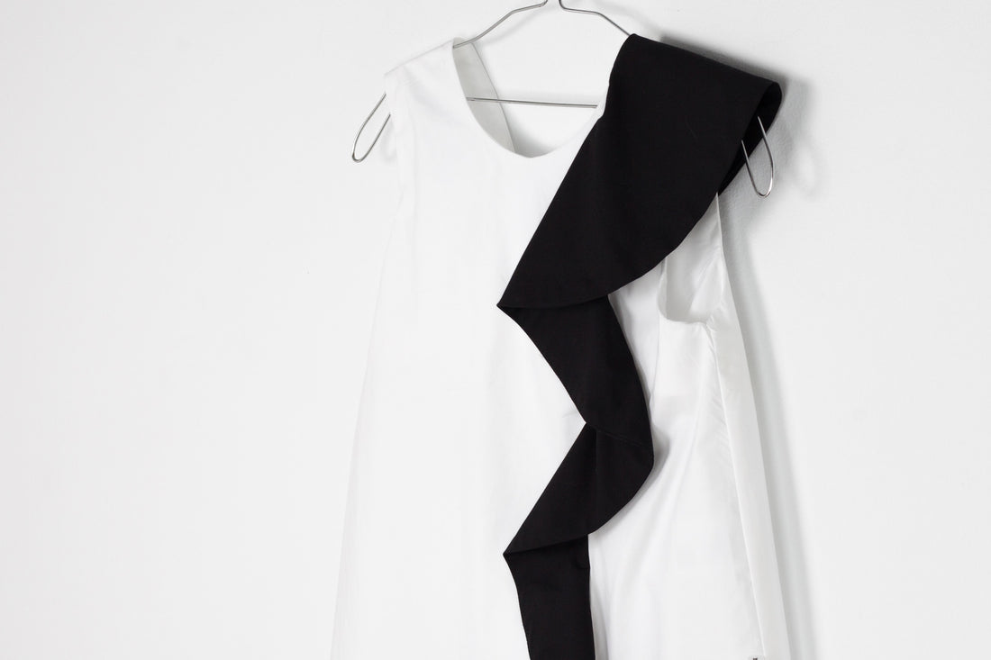Motoreta Black Ruffle Mariana Blouse