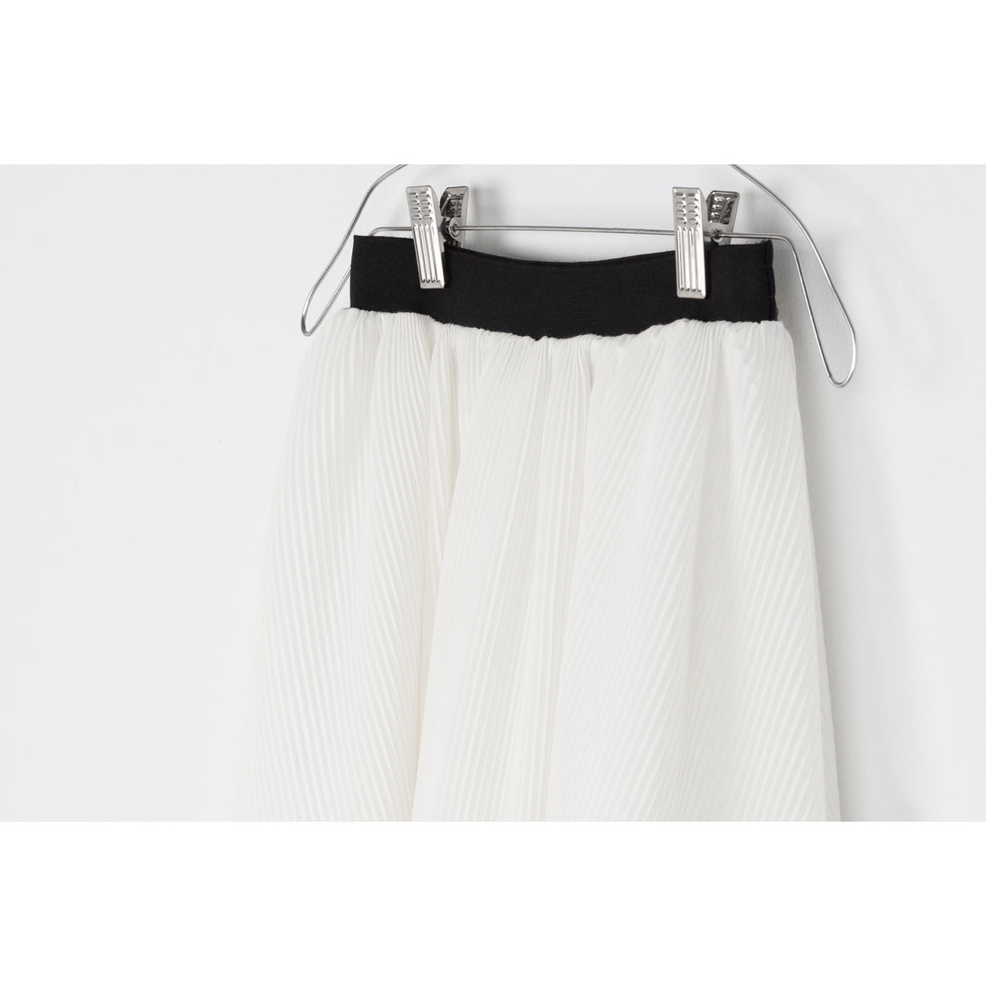 Motoreta Pleated Off White Ana Skirt