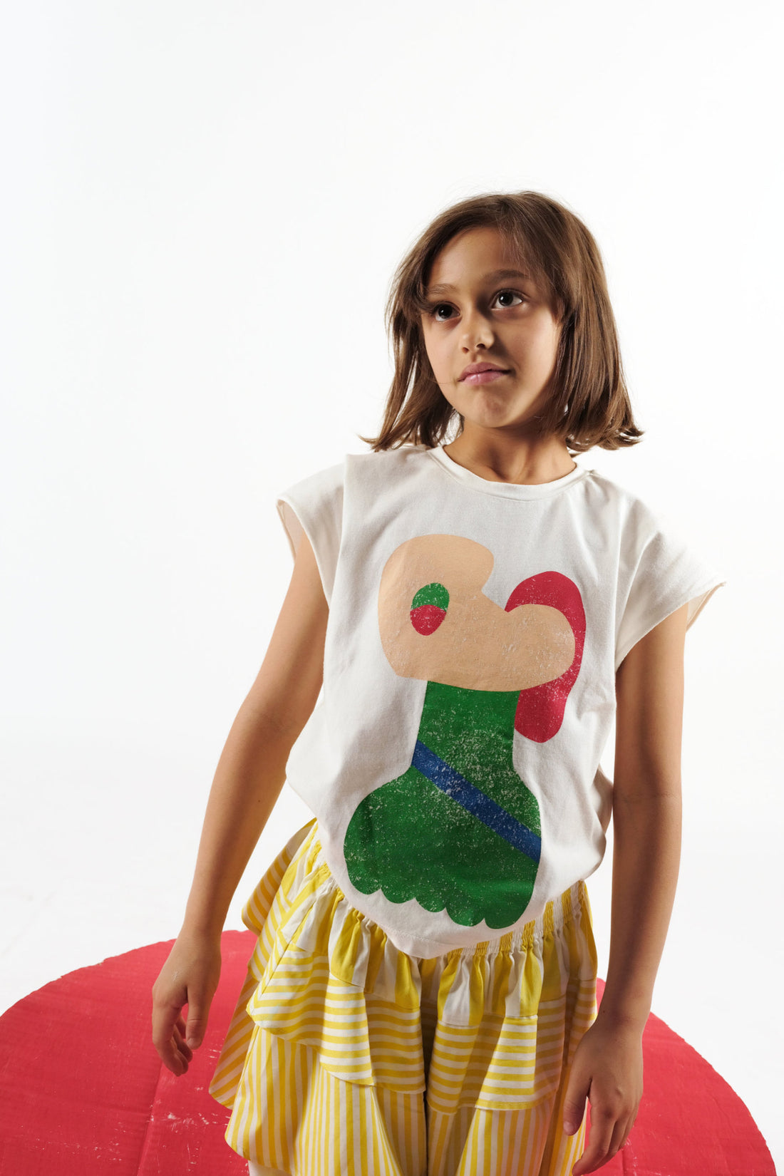 Wolf and Rita Statue Flor Tee