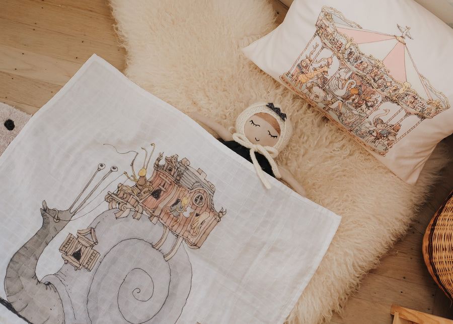 Atelier Choux  Snail Riding Mini Swaddle