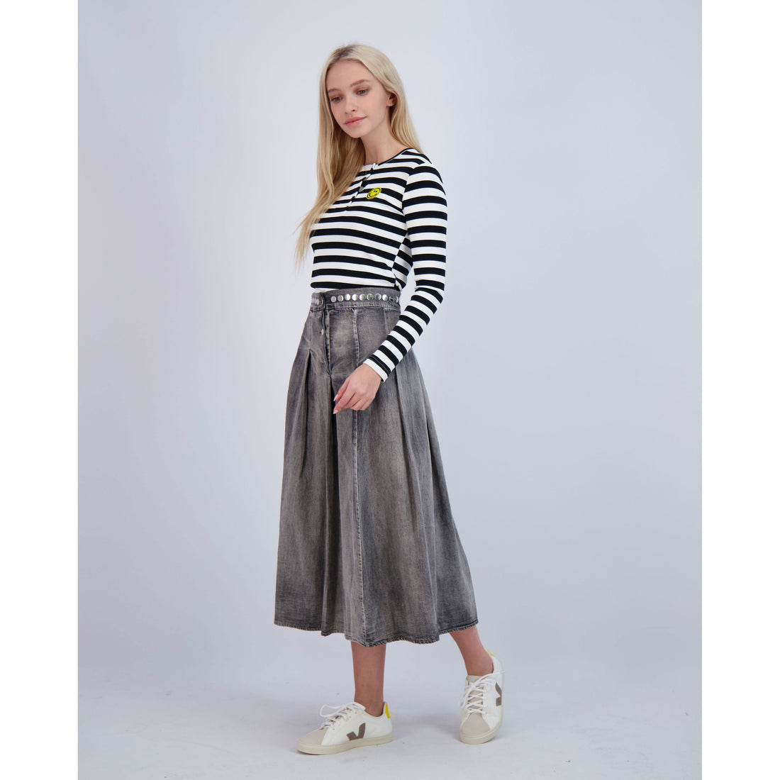Ava Jeans bottoms ava jeans Black Denim Snap Pleated Midi Skirt