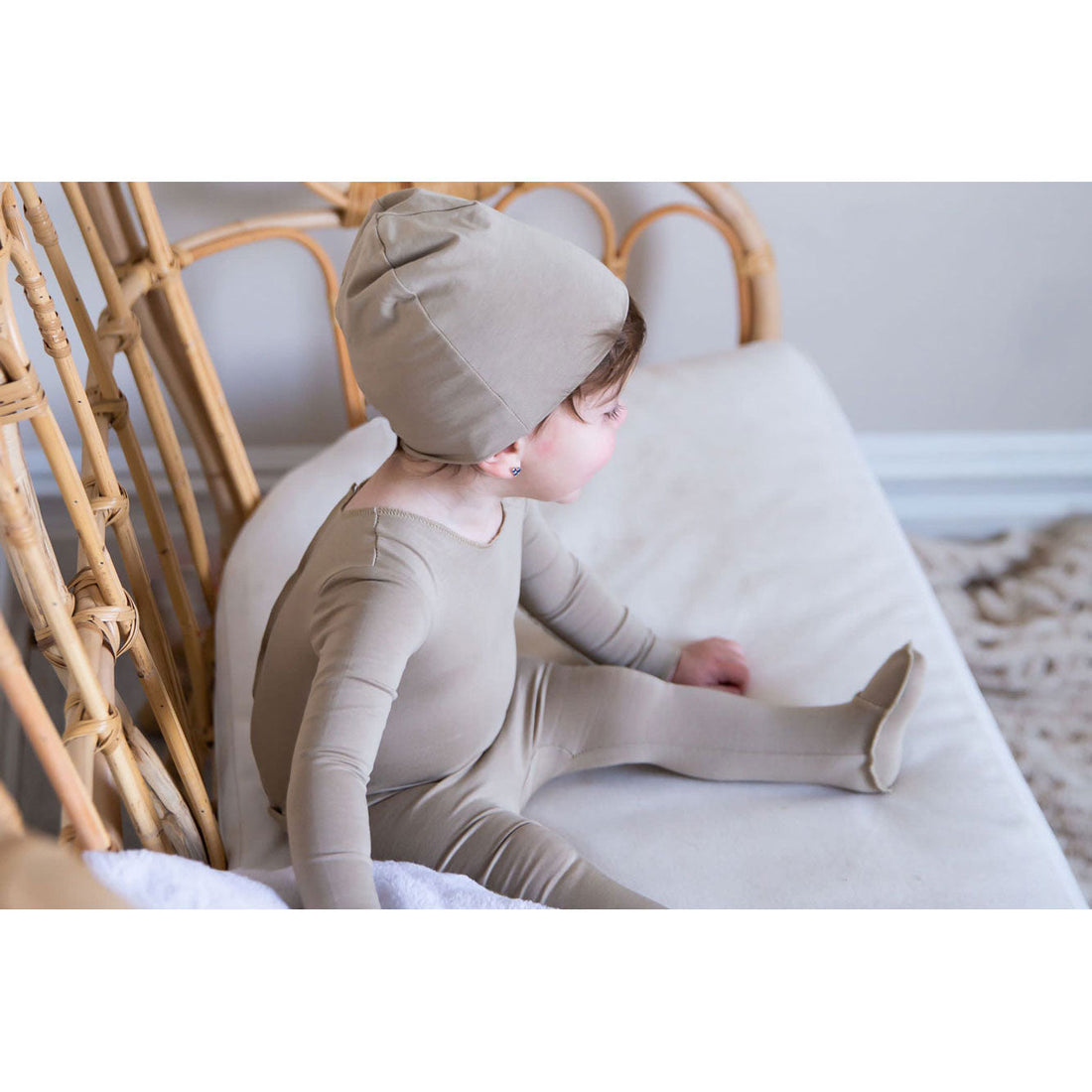 Coco Blanc sets Coco Blanc Taupe Modal Footie with Beanie