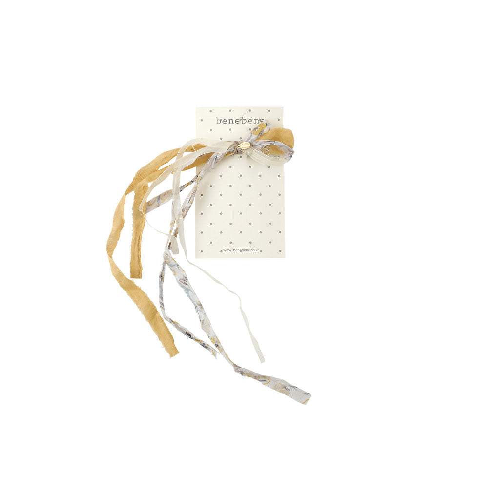 Bene Bene  Mustard Lycoris Head Pin