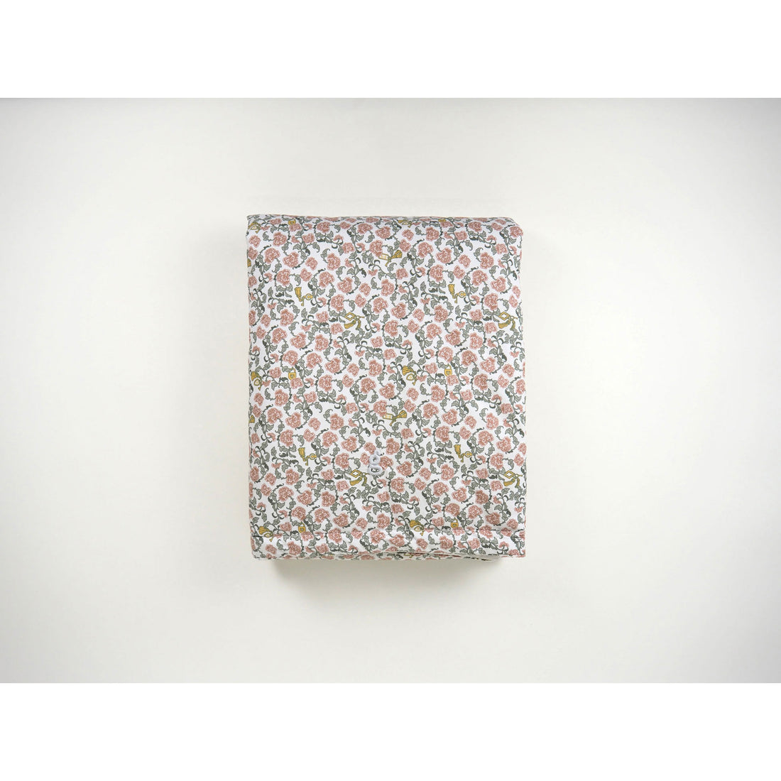 Garbo and Friends Floral Vines Filled Blanket