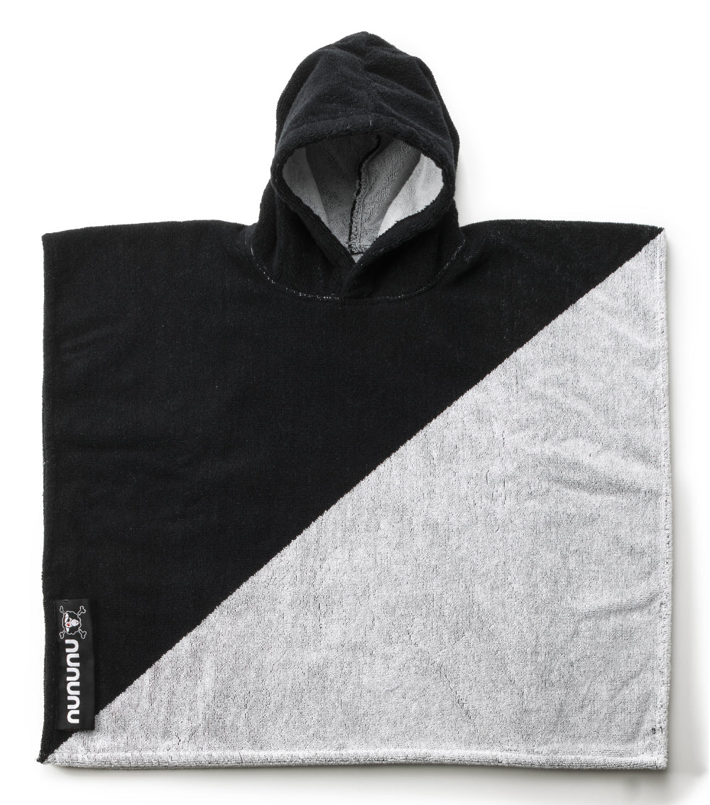 NUNUNU Black/White Poncho
