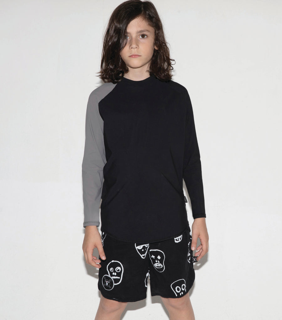 NUNUNU Black/Silver Long Sleeved Rashguard