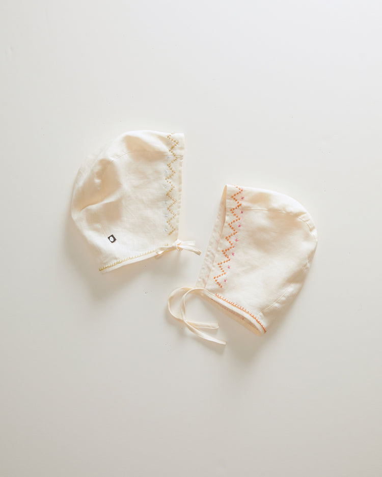 Oeuf accessories Oeuf Crs Stitch Hat - Gardenia/Fuschia