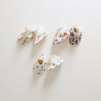 Oeuf accessories OS Oeuf Booties - Gardenia/Clover Print