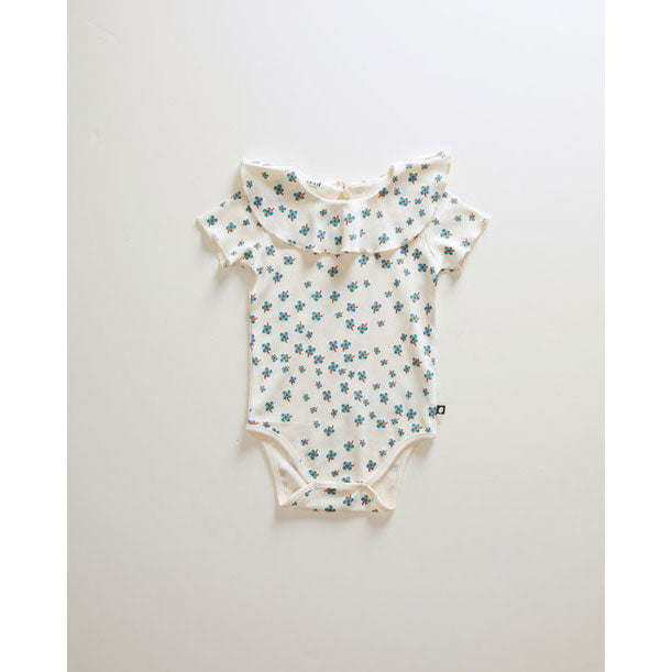 Oeuf bodysuits Oeuf Ruffle Collar Onesie - Gardenia/Clover Print
