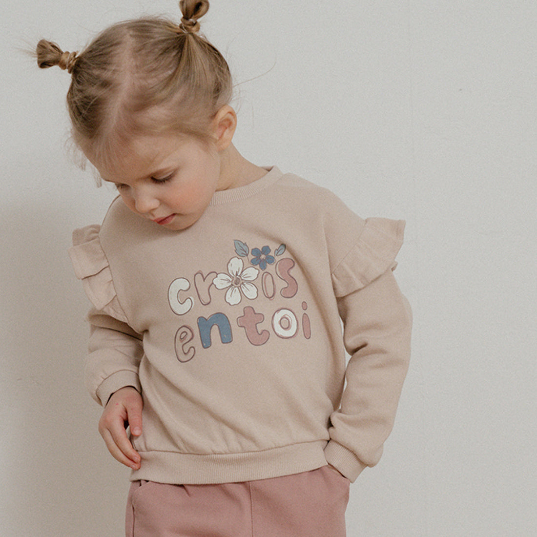 Susu and Cra sweatshirts Susu and Cra Maybell Frill Sweatshirt - Pink Beige