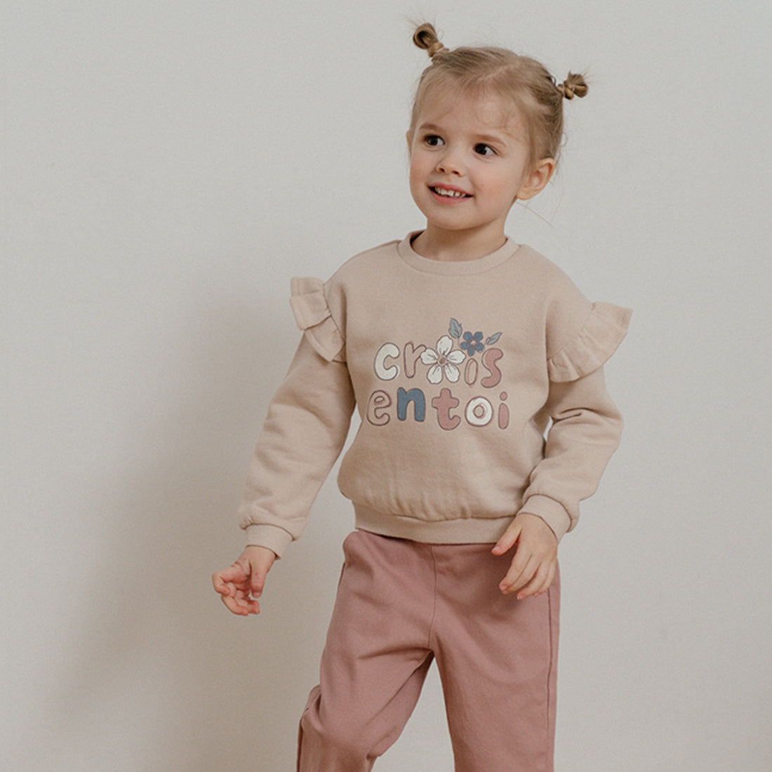 Susu and Cra sweatshirts Susu and Cra Maybell Frill Sweatshirt - Pink Beige