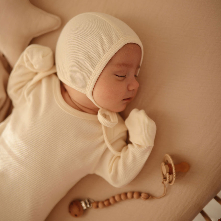 Mushie Ribbed Knotted Baby Gown - Ivory
