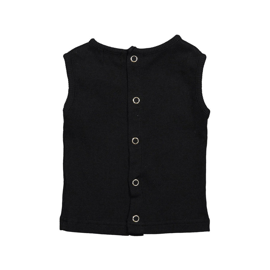 Violeta sets Violeta Black